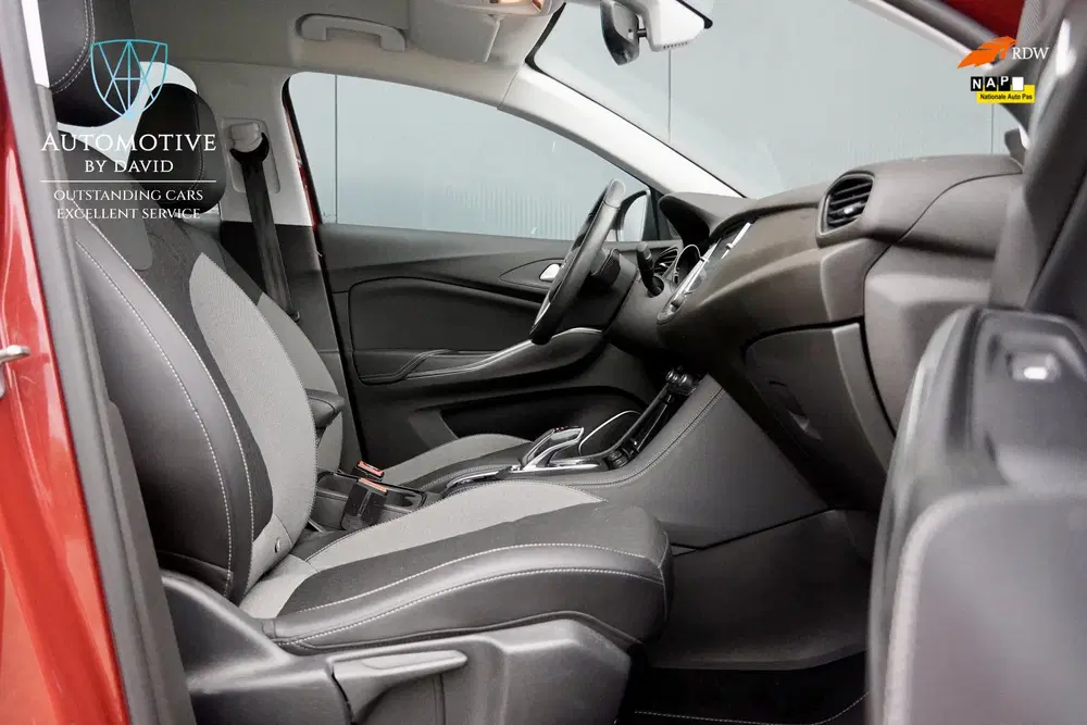 Opel Grandland 1.6 TURBO 229 pk HYBRID BUSINESS AUTOMAAT uit 2021, foto 11