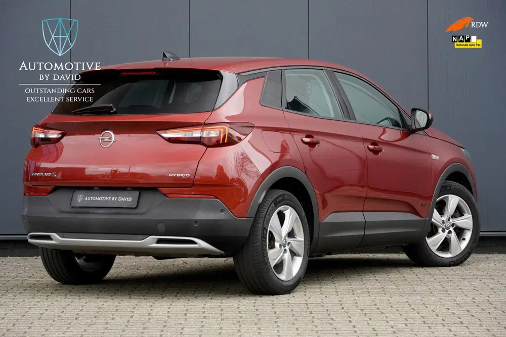 Opel Grandland 1.6 TURBO 229 pk HYBRID BUSINESS AUTOMAAT uit 2021, foto 2
