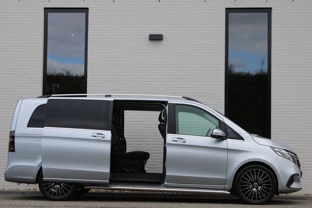 Mercedes-Benz EQV 300 L3 uit 2024, foto 13