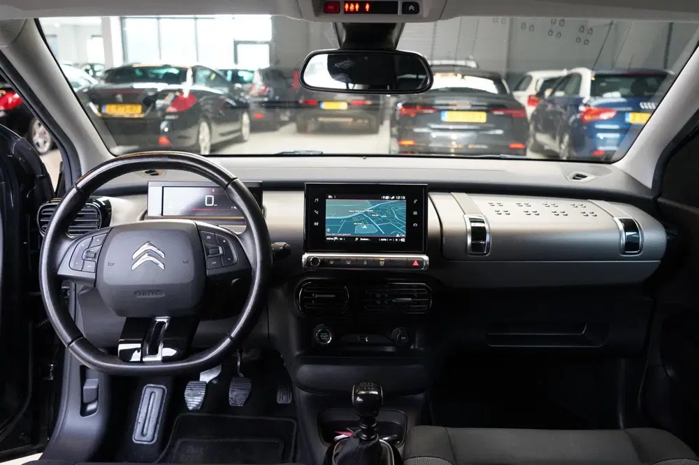 Citroën C4 Cactus Citroen C4 Cactus 1.2 PureTech Shine uit 2019, foto 2