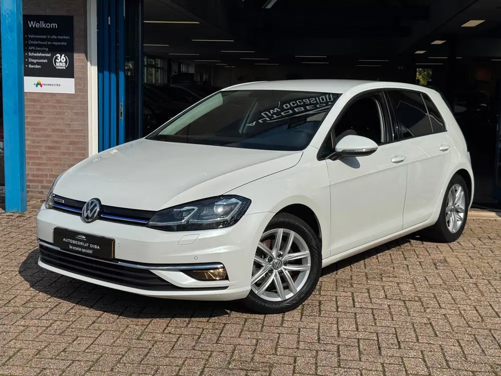 Volkswagen Golf 1.5 TSI Comfortline Business AUT CARPLAY N uit 2019, foto 2