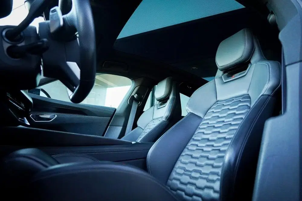 Audi e-tron GT RS 93 kWh 600 PK uit 2023, foto 2