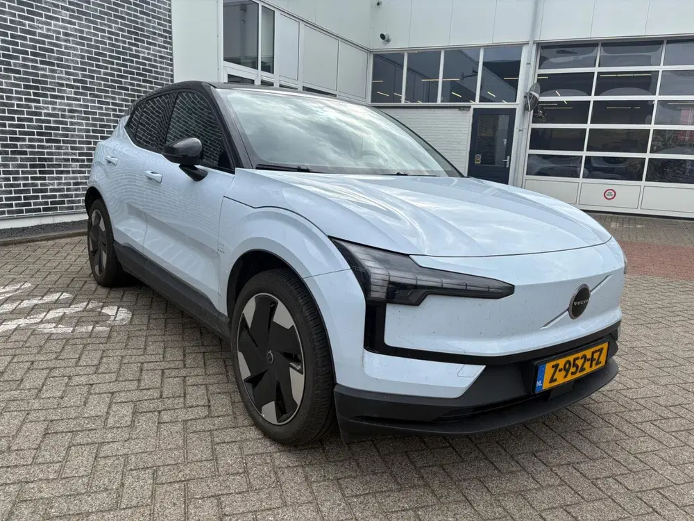 Volvo EX30 Single Motor Extended Range Plus 69 kWh uit 2024, foto 3