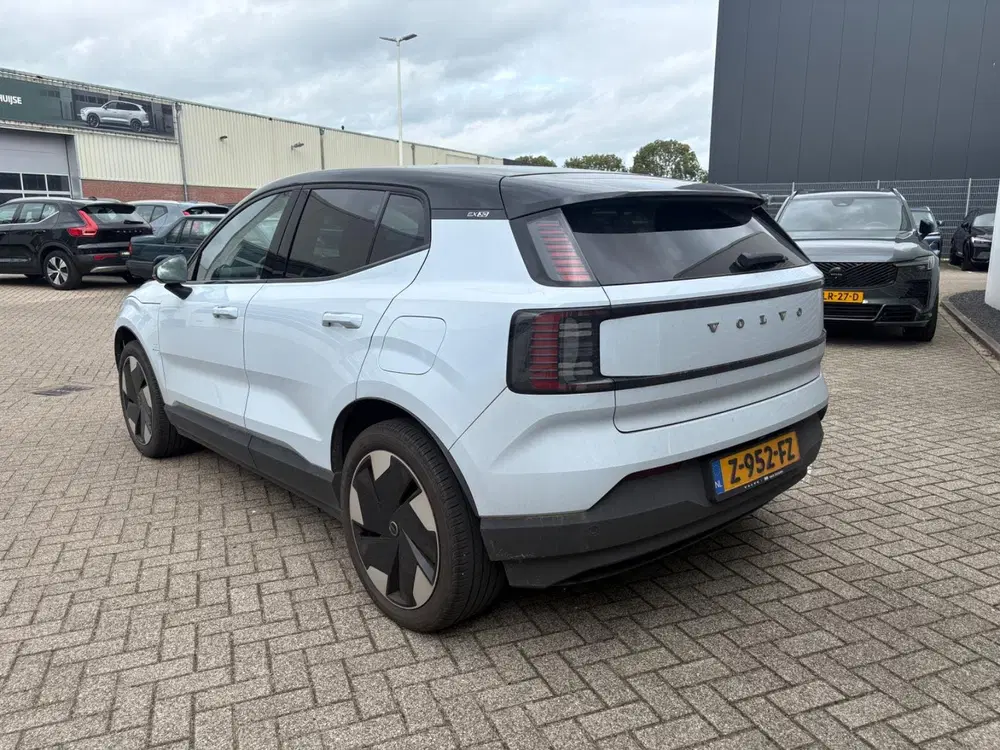 Volvo EX30 Single Motor Extended Range Plus 69 kWh uit 2024, foto 4