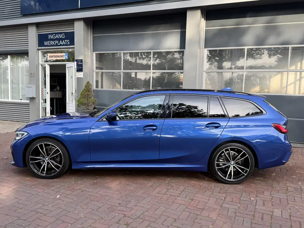 BMW 3-serie 3 Serie Touring 320d High Executive Bj 202 uit 2021, foto 3