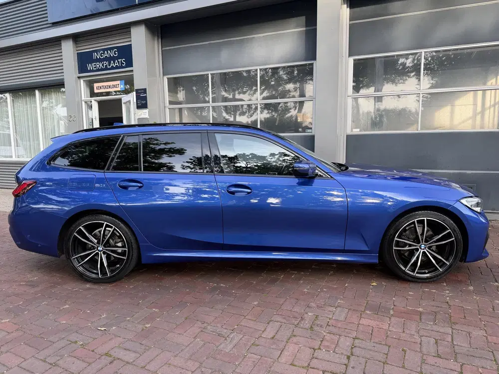 BMW 3-serie 3 Serie Touring 320d High Executive Bj 202 uit 2021, foto 4