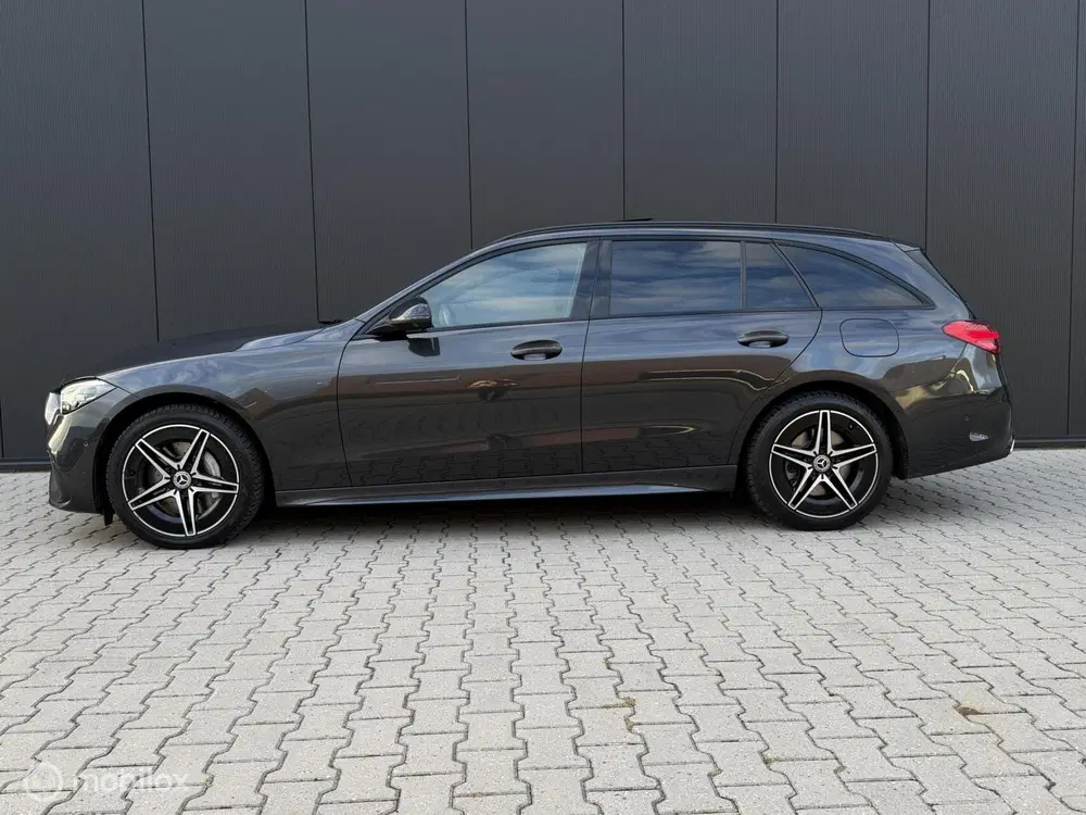 Mercedes-Benz C-Klasse Mercedes C300 e Estate AMG uit 2022, foto 2