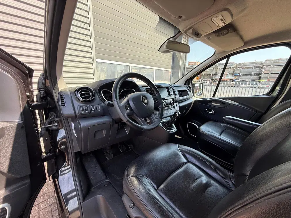 Renault Trafic 2.0 dCi 145 Lederen Bekleding uit 2019, foto 3