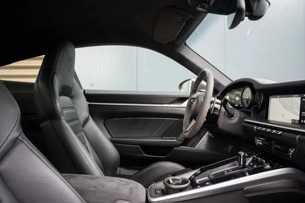 Porsche 911 992 3.8 Turbo S uit 2020, foto 12