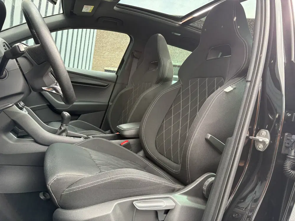 Skoda Karoq 1.5 TSI ACT Sportline Business uit 2024, foto 7