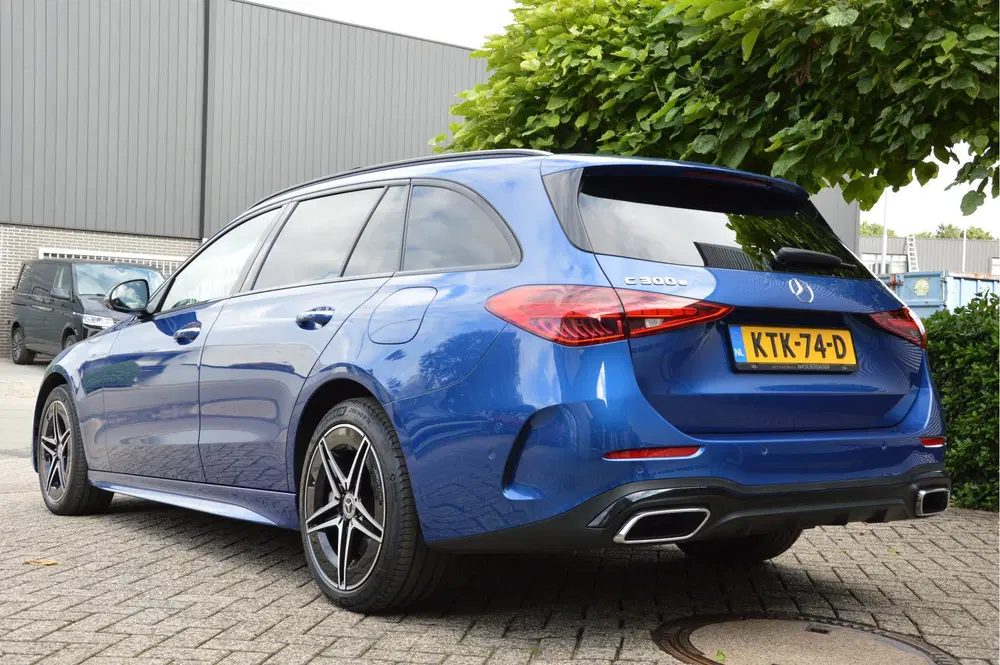 Mercedes-Benz C-Klasse 300 e AMG Line PANORAMADAK uit 2025, foto 11