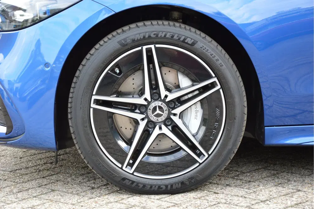 Mercedes-Benz C-Klasse 300 e AMG Line PANORAMADAK uit 2025, foto 5