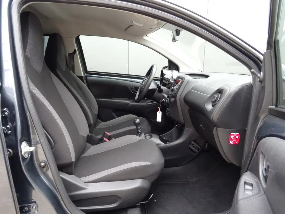 Toyota Aygo 1.0 VVT-i x-fun * EXTRA GETINT GLAS * VOLL uit 2022, foto 4