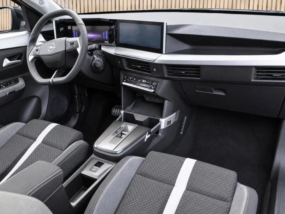 Opel Frontera 1.2 Turbo Hybrid GS uit 2025, foto 3