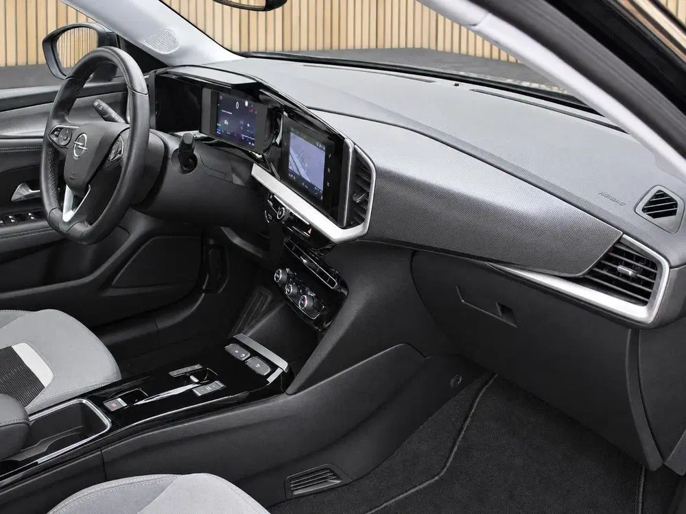 Opel Mokka Business Elegance 50-kWh uit 2022, foto 13