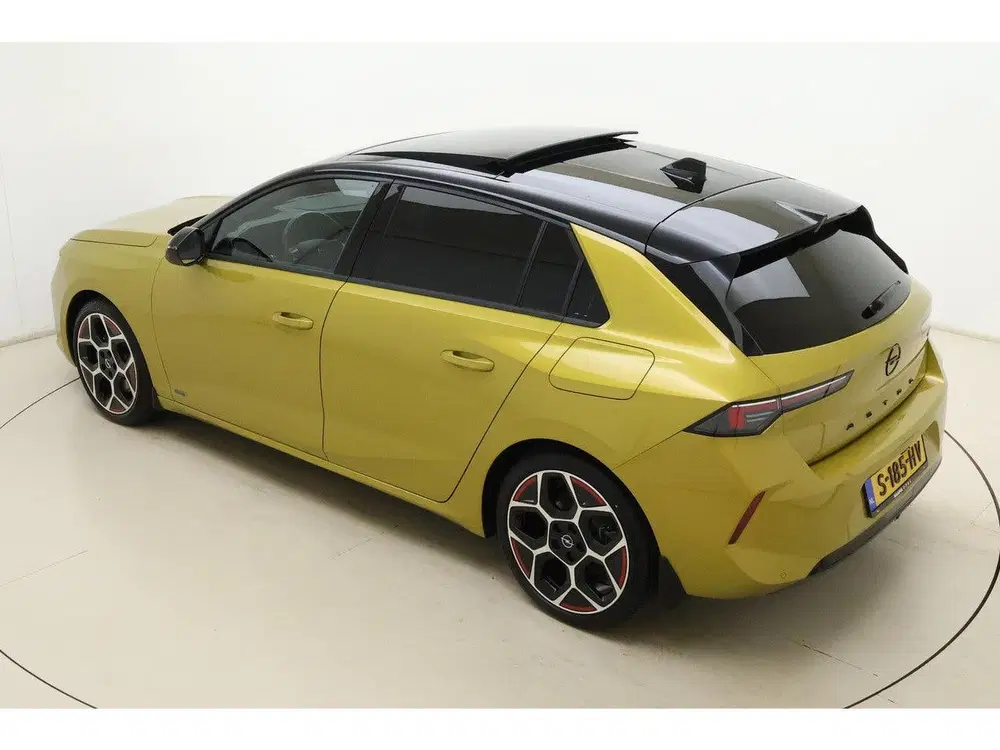 Opel Astra 1.6 Hybrid GS Line 180pk uit 2023, foto 4