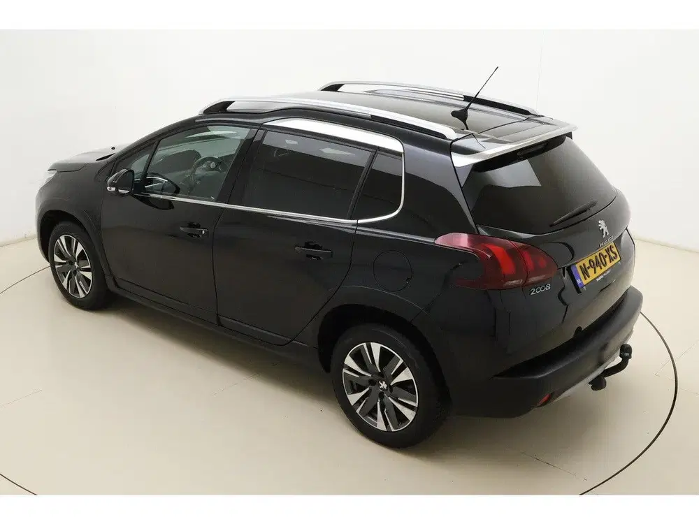 Peugeot 2008 1.2 PureTech Allure uit 2019, foto 4