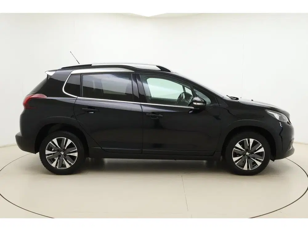 Peugeot 2008 1.2 PureTech Allure uit 2019, foto 9