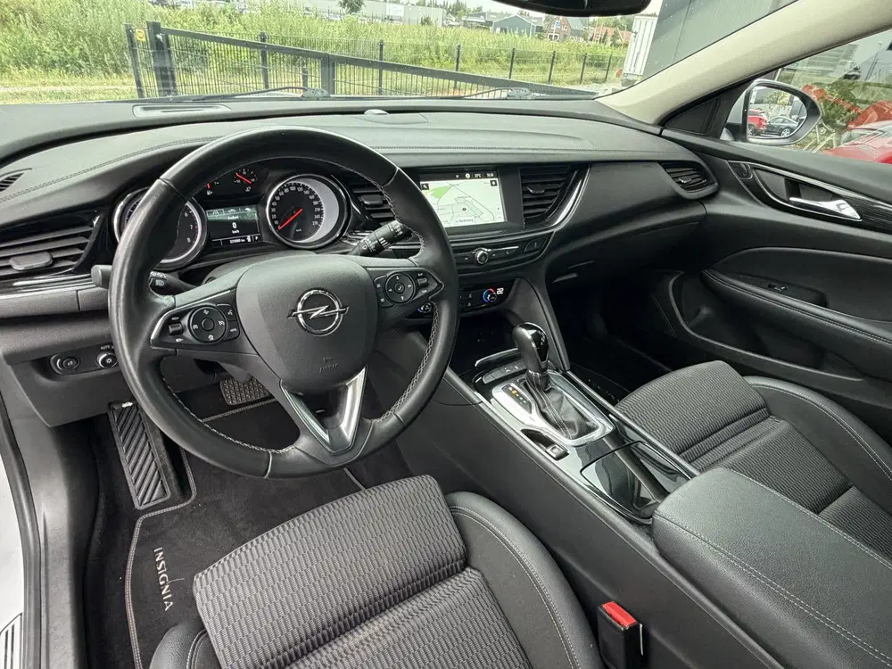 Opel Insignia 1.5 Turbo Innovation OPC line uit 2019, foto 10