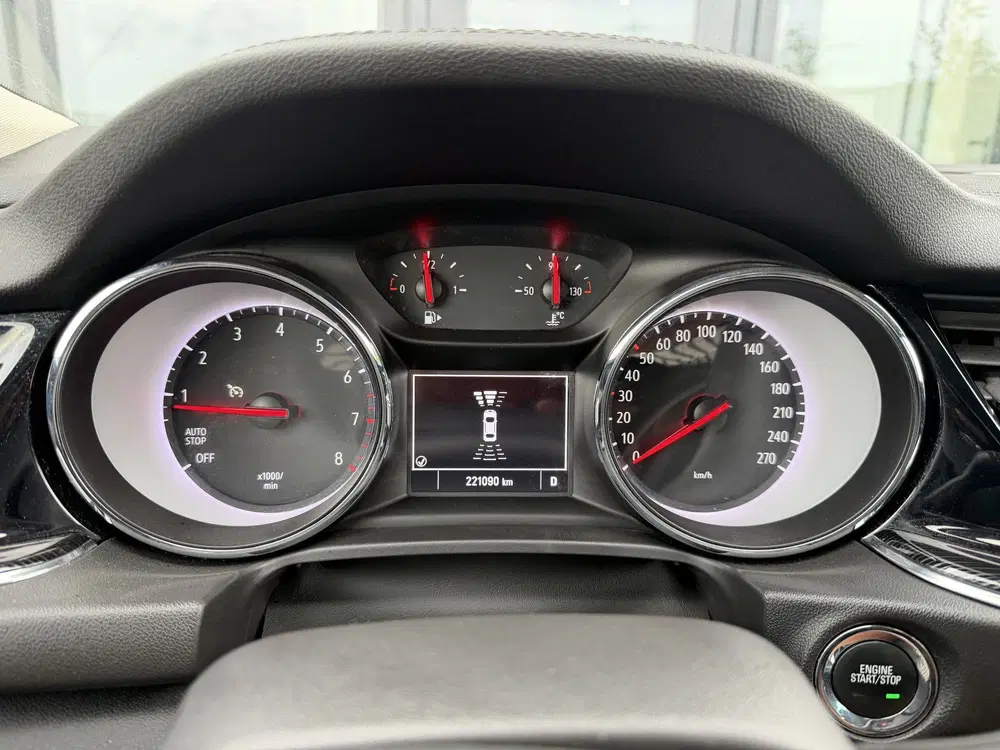 Opel Insignia 1.5 Turbo Innovation OPC line uit 2019, foto 15