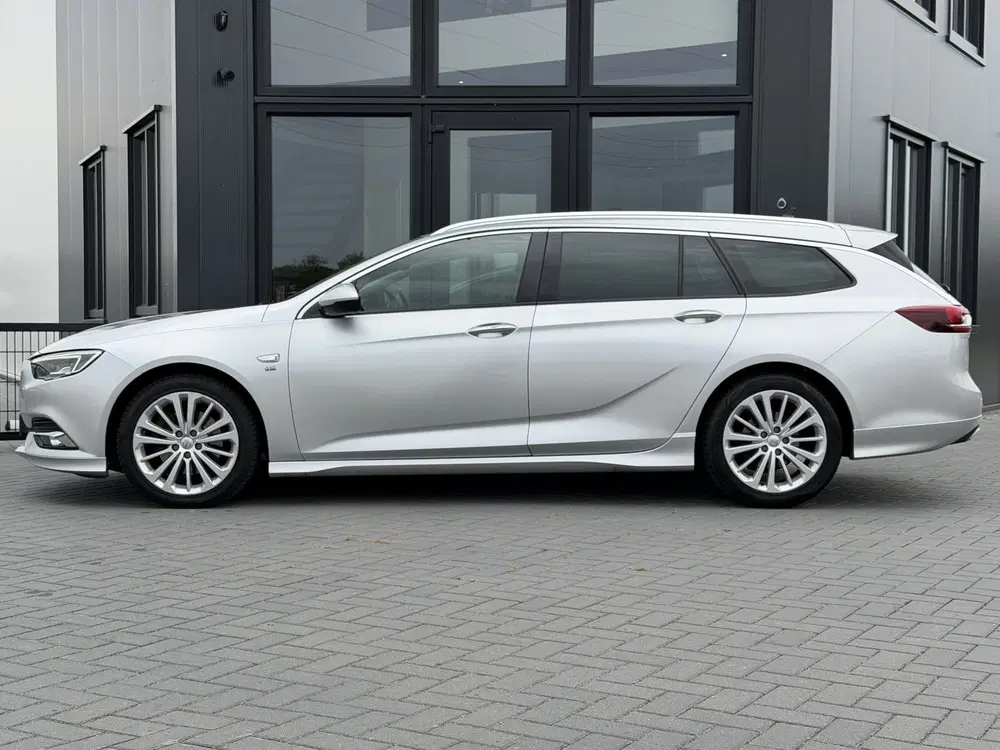 Opel Insignia 1.5 Turbo Innovation OPC line uit 2019, foto 2