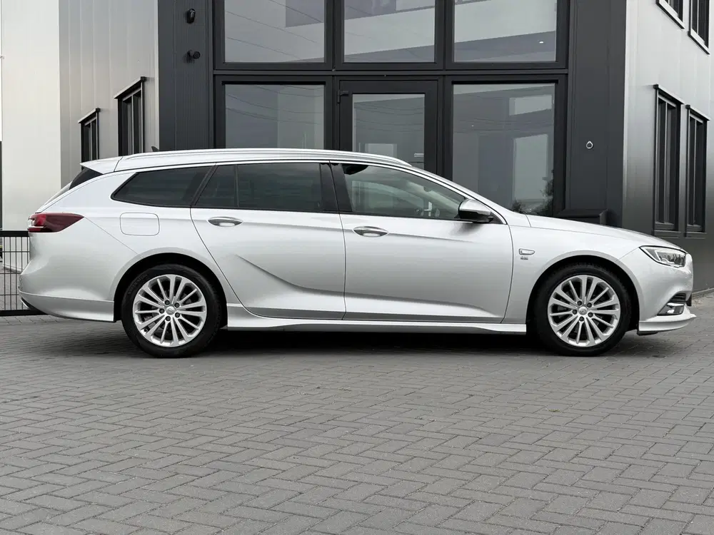 Opel Insignia 1.5 Turbo Innovation OPC line uit 2019, foto 3