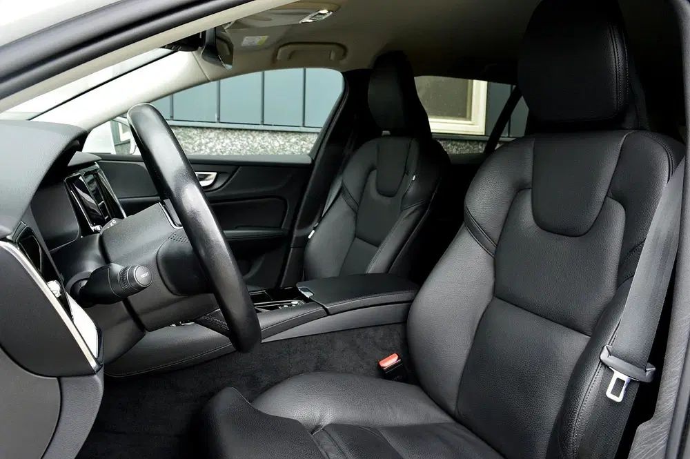 Volvo V60 2.0 T8 Recharge AWD Inscription SOH 98.32% uit 2022, foto 15