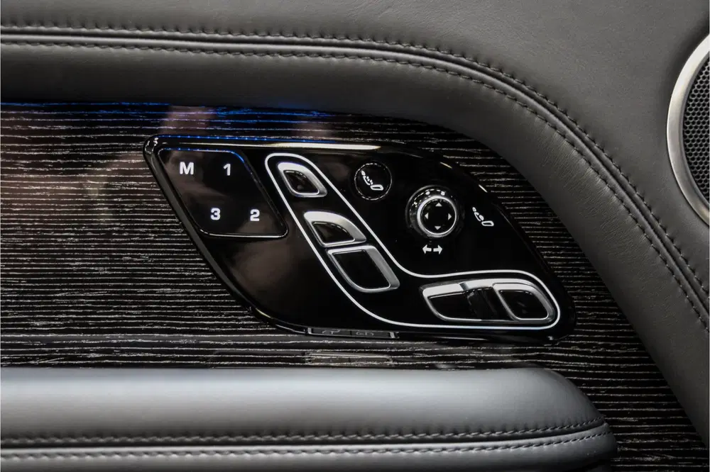 Land Rover Range Rover P400e Autobiography uit 2019, foto 12