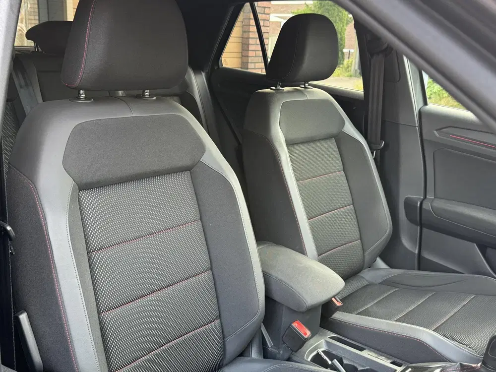 Volkswagen T-Roc 1.5 TSI Sport uit 2022, foto 6