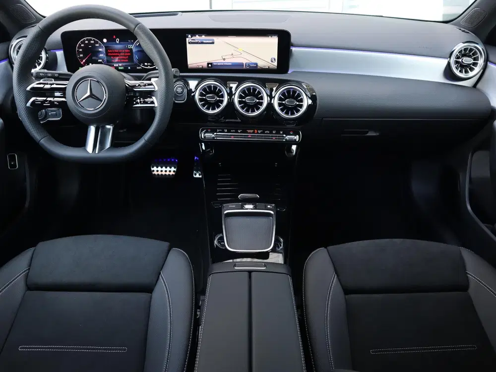 Mercedes-Benz A-Klasse 250 e 140 Year Edition l Keyless l Pa uit 2026, foto 13