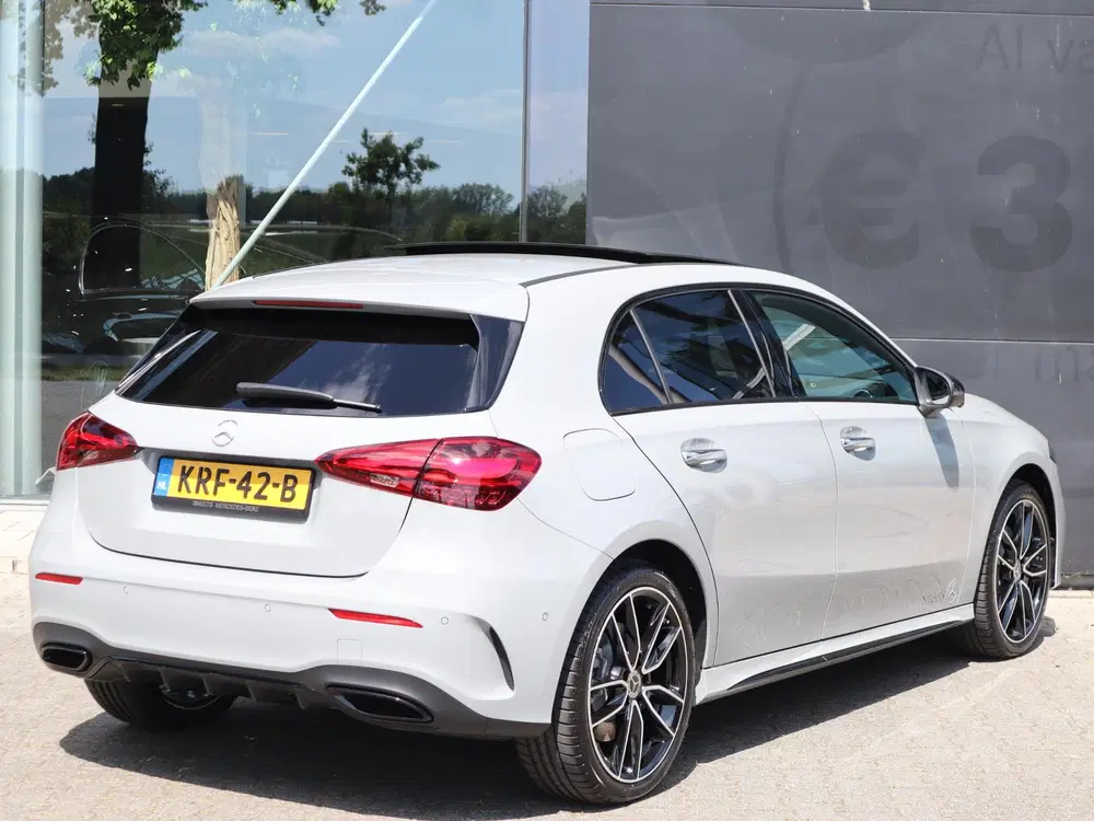 Mercedes-Benz A-Klasse 250 e 140 Year Edition l Keyless l Pa uit 2026, foto 2