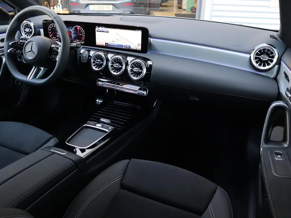 Mercedes-Benz A-Klasse 250 e Star Edition AMG Line Plus l Tr uit 2026, foto 3