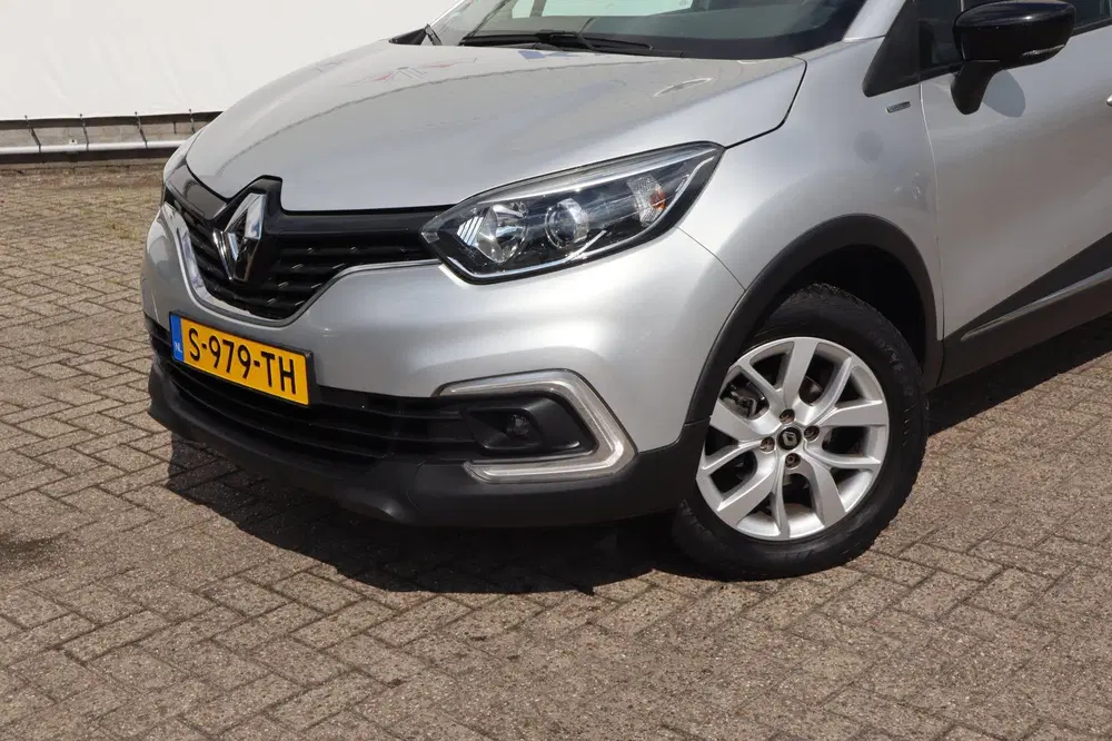 Renault Captur 0.9 TCe Limited uit 2019, foto 2