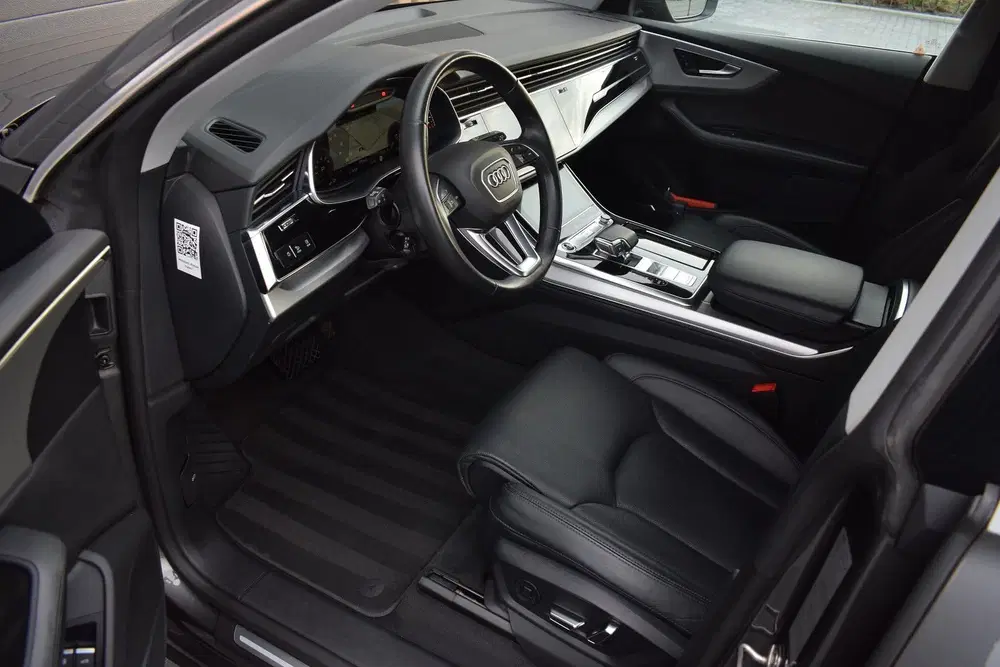Audi Q8 55 TFSI e Quattro uit 2021, foto 12