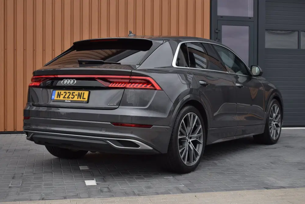Audi Q8 55 TFSI e Quattro uit 2021, foto 4