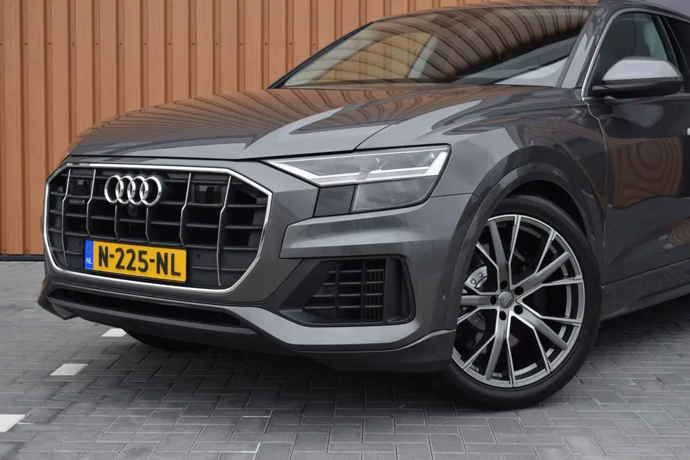 Audi Q8 55 TFSI e Quattro uit 2021, foto 6