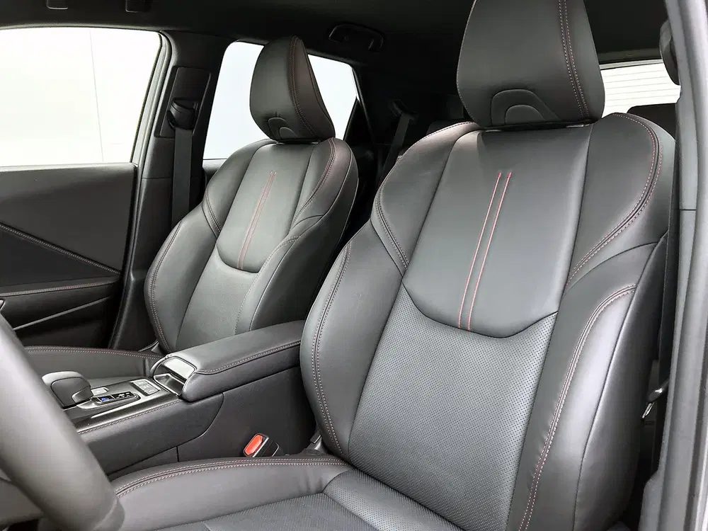 Lexus LBX Emotion + Tech Pack uit 2025, foto 15