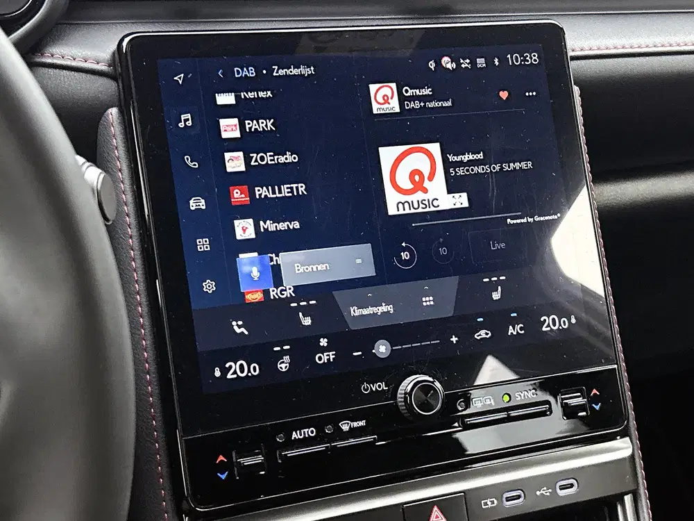Lexus LBX Emotion + Tech Pack uit 2025, foto 7