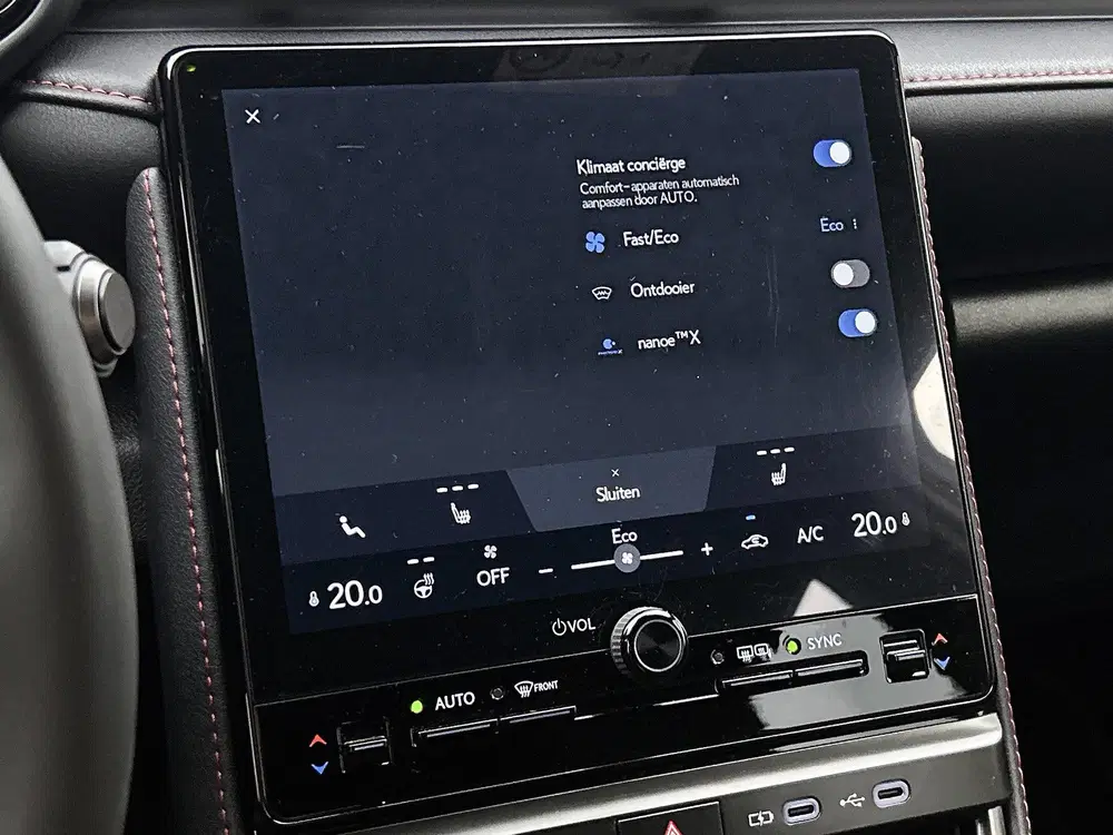 Lexus LBX Emotion + Tech Pack uit 2025, foto 9