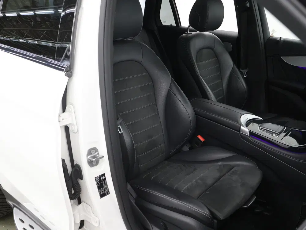 Mercedes-Benz GLC 200 4MATIC Business Solution AMG uit 2020, foto 10