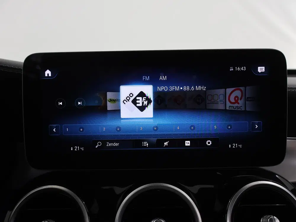 Mercedes-Benz GLC 200 4MATIC Business Solution AMG uit 2020, foto 14