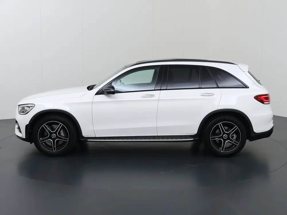 Mercedes-Benz GLC 200 4MATIC Business Solution AMG uit 2020, foto 5