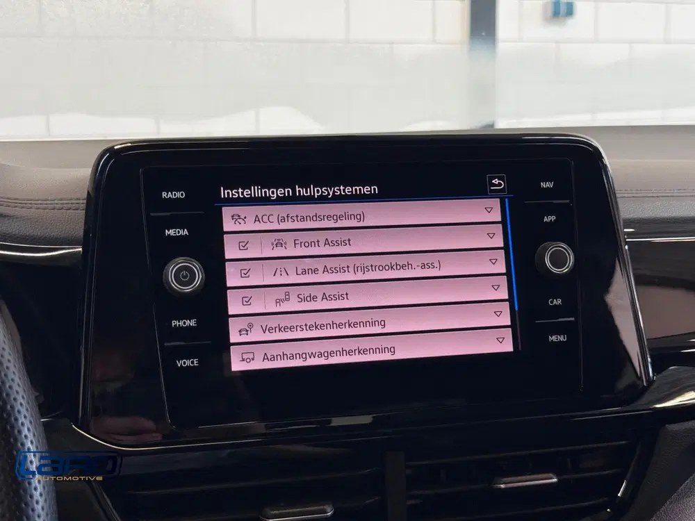 Volkswagen T-Roc 1.5 TSI 2x R-Line uit 2022, foto 9