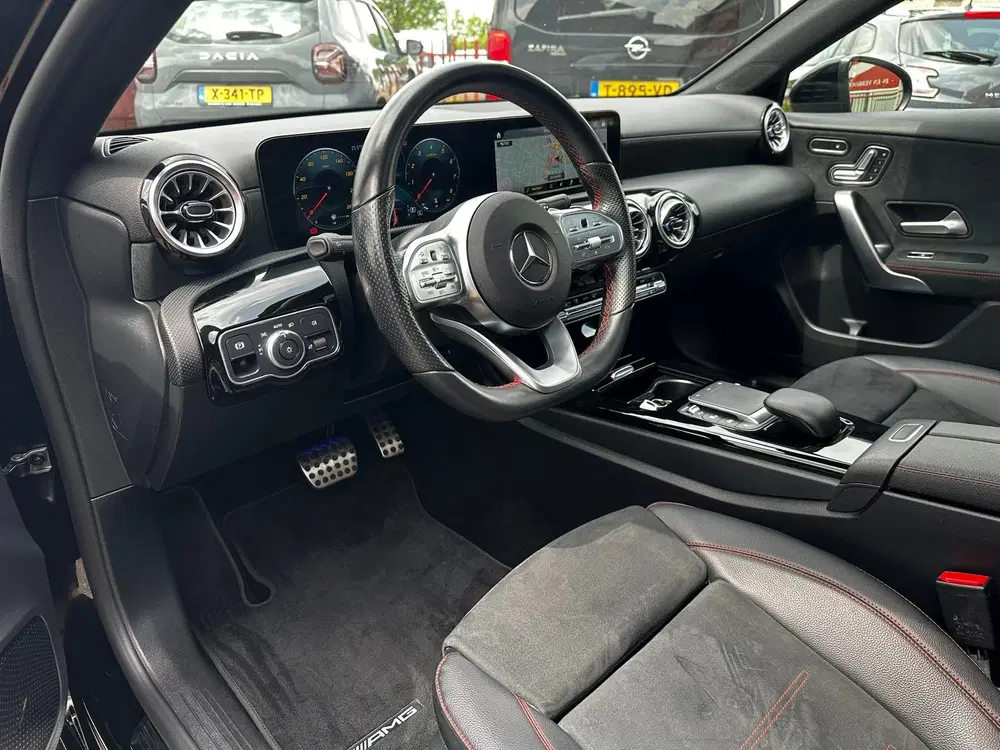 Mercedes-Benz A-Klasse 250 4MATIC AMG Premium Plus uit 2022, foto 10