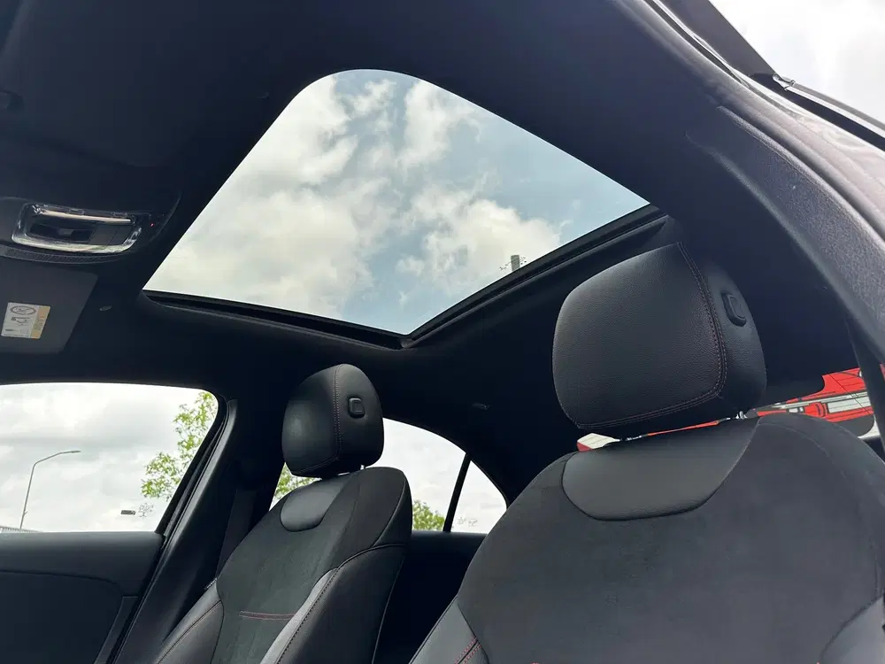Mercedes-Benz A-Klasse 250 4MATIC AMG Premium Plus uit 2022, foto 12