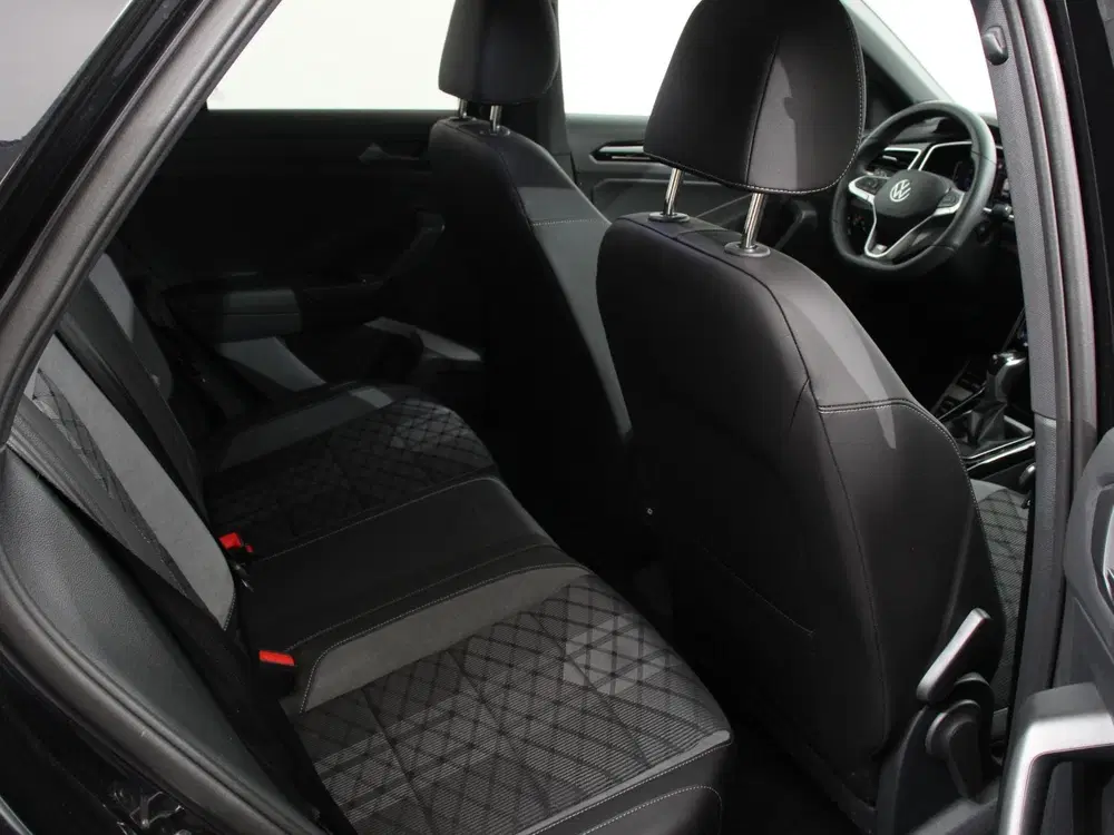Volkswagen T-Roc 1.5 eTsi R-Line Edition Automaat Navigatie uit 2025, foto 13
