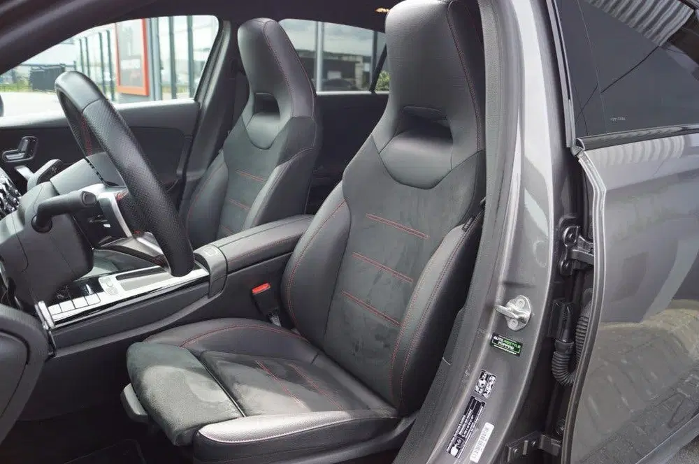 Mercedes-Benz A-Klasse 200 AMG LINE uit 2023, foto 3