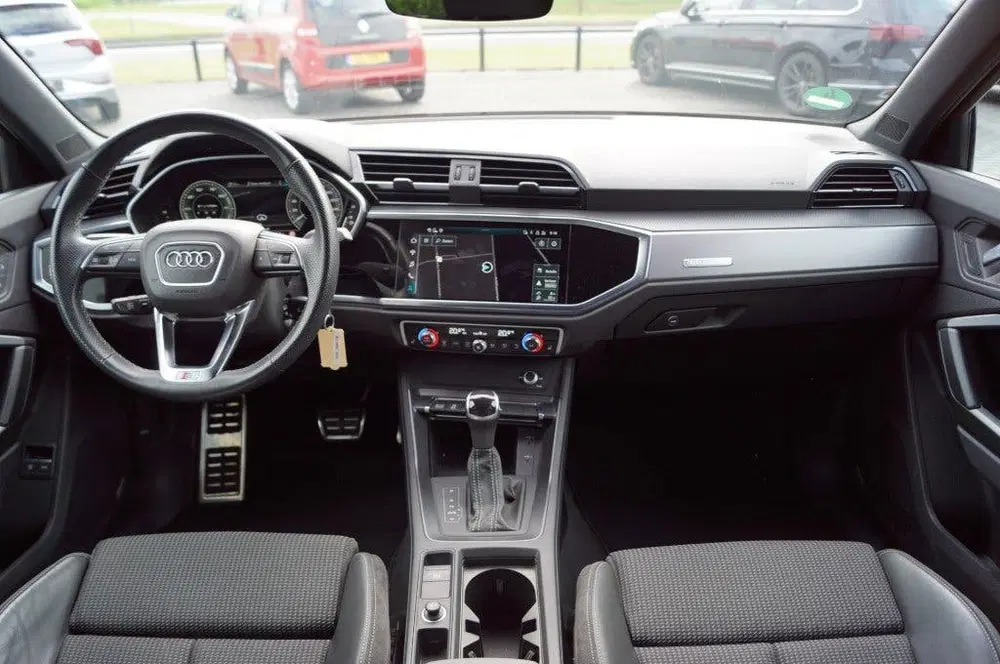 Audi Q3 45 TFSI-e S-Line uit 2021, foto 4