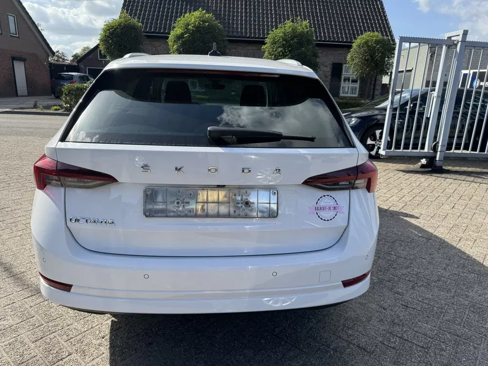 Skoda Octavia 2.0 TDI Automaat uit 2022, foto 5