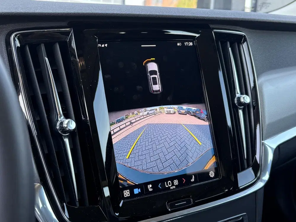 Volvo V90 Plug-in Hybrid T6 AWD Core Bright uit 2022, foto 14